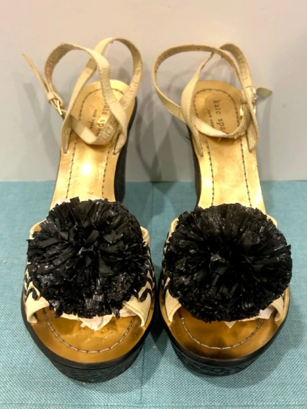 Kate Spade Leather & Raffia Espadrille Wedge Sandals with Black Pom Poms! Sz 9